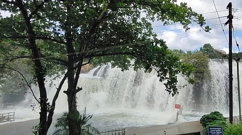 குமரியில் கனமழை; பேச்சிப்பாறை அணையில் இருந்து 1756 கனஅடி தண்ணீர் வெளியேற்றம்: கரையோர பகுதி மக்களுக்கு மீண்டும் வெள்ள அபாய எச்சரிக்கை