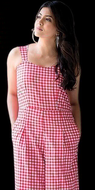 பாதுகாப்புக்கு ஓடிடி.. கலகலப்புக்கு தியேட்டர்! : நடிகை அம்ரிதா நேர்காணல்