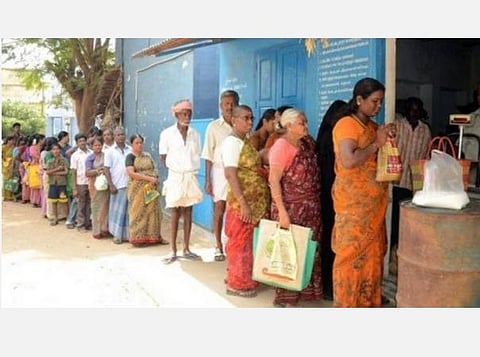 ரேஷன் கடைகள் நண்பகல் 12 மணி வரை திறந்திருக்கும்: தமிழக அரசு உத்தரவு