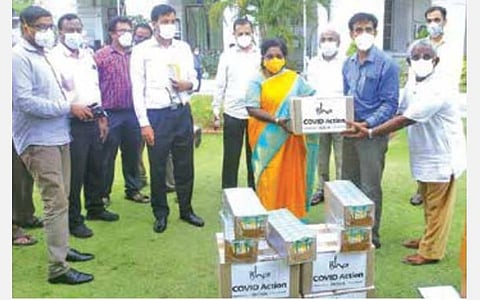 தமிழகத்தில் மருத்துவப் பணியாளர்களுக்கு ஈஷா சார்பில் உணவு விநியோகம்