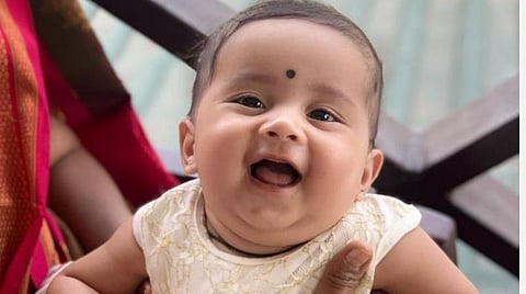 மனிதநேயத்தால் முடியாதது ஏதுமுண்டோ?- 11 மாதக் குழந்தையின் மருத்துவ உதவிக்குக் குவிந்த 14.3 கோடி ரூபாய்