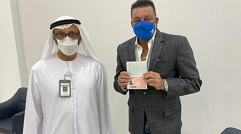 சஞ்சய் தத்துக்குக் கிடைத்த தங்க விசா: இன்ஸ்டாகிராமில் பகிர்வு