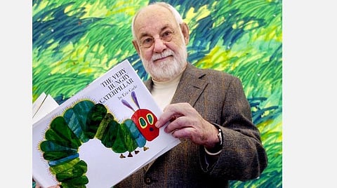 குழந்தைகளின் மனங்களை வென்ற எரிக் கார்ல்!