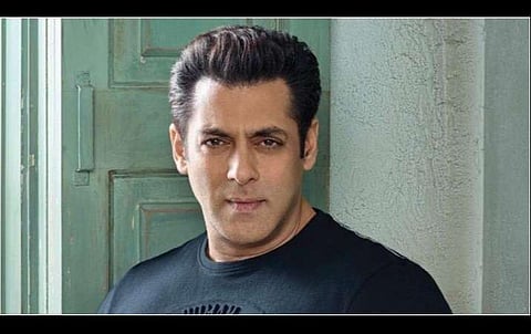 இதுவும் கடந்து போகும்; பொறுப்புணர்வுடன் இருப்போம்: சல்மான் கான் வேண்டுகோள்