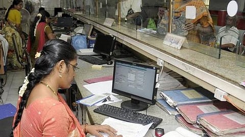 கரோனா பரவல் எதிரொலி; மத்திய அரசு ஊழியர்களுக்கு வருகைப்பதிவு கட்டுப்பாடு தளர்வு: ஜூன் 15-ம் தேதி வரை நீட்டிப்பு