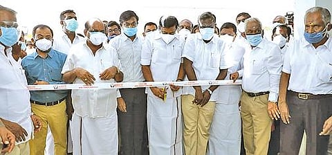 அவிநாசி அருகே ஏ.கே.வி.என். சாரிட்டி சார்பில் கோவிட் கேர் மருத்துவமனை திறப்பு :