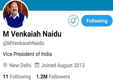 வெங்கய்ய நாயுடுவின் ட்விட்டர் கணக்கு நீல நிற டிக் வசதி நீக்கம்; விளாசி தள்ளிய நெட்டிசன்கள்