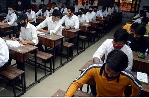 ஆன்லைனில் 12-ம் வகுப்பு செய்முறைத் தேர்வுகள்: சிபிஎஸ்இ அறிவிப்பு