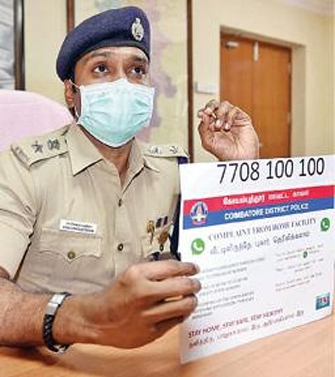 வாட்ஸ்அப் வீடியோ அழைப்பு மூலமாக புகார் அளிக்கும் திட்டத்தை தொடங்கிவைத்த மாவட்ட காவல் கண் காணிப்பாளர் செல்வ நாகரத்தினம். படம்: ஜெ.மனோகரன்