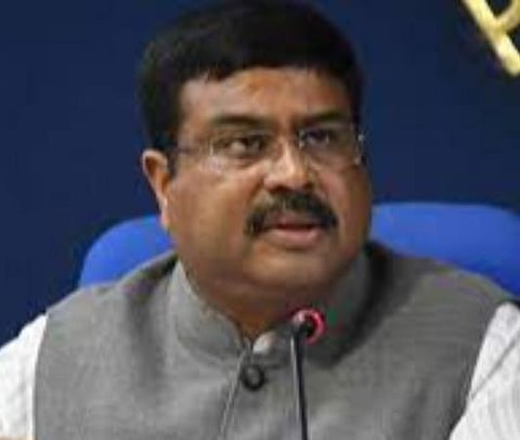 பெட்ரோல், டீசல் விலையை குறைக்க ஜிஎஸ்டி வரம்புக்குள் கொண்டுவர வேண்டும்: தர்மேந்திர பிரதான்