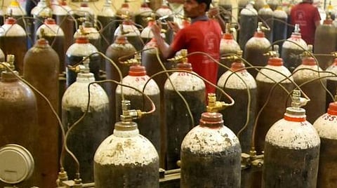 தனியார் மருத்துவமனையில் சோதனைக்காக ஆக்சிஜன் நிறுத்தப்பட்டதால் 22 பேர் உயிரிழப்பா?- விசாரணைக்கு உத்தரவிட்டது உத்தரபிரதேச அரசு