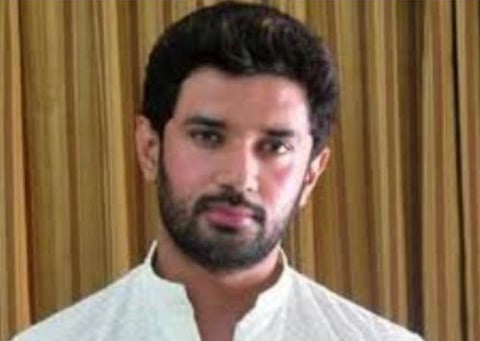 பிஹாரில் திடீர் திருப்பம்; அமைச்சர் பதவி வரும் போது எம்.பி.க்கள் கட்சித் தாவல்? - சிராக் பாஸ்வானுக்கு கடும் நெருக்கடி