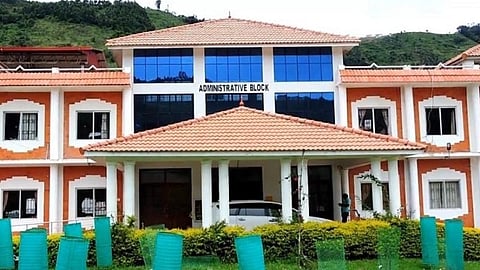 ஆன்லைன் மூலம் கொடைக்கானல் அன்னை தெரசா மகளிர் பல்கலை பருவத்தேர்வுகள்