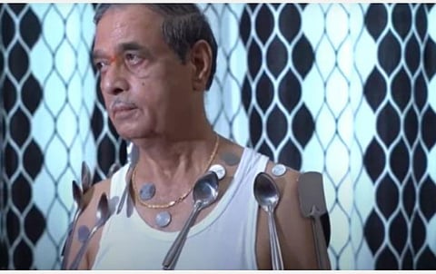 காந்த சக்தி தருமா கரோனா தடுப்பூசி?- கலகலக்க வைக்கும் காமெடிப் புகார்கள்