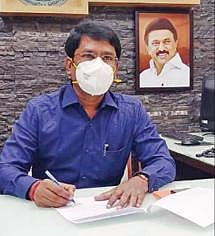 விழுப்புரம் ஆட்சியர் மோகன்