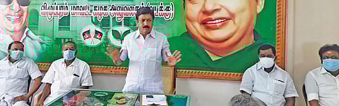 விழுப்புரத்தில் நடைபெற்ற அதிமுக நிர்வாகிகள் கூட்டத்தில் முன்னாள் அமைச்சர் சிவி சண்முகம் பேசினார்.