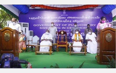 புதுச்சேரியில் துறைகள் ஒதுக்கப்படாததால் பதவியேற்பு முடிந்தும் காத்திருக்கும் அமைச்சர்கள்