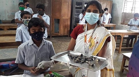 கட்டண பாக்கியைக் காரணம் காட்டி மாற்றுச் சான்றினை நிறுத்திவைக்காதீர்: தனியார் பள்ளிகளுக்கு புதுவை கல்வித்துறை உத்தரவு