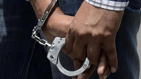 துணி ரசாயன வெடிகுண்டு மூலம் தாக்குதல் நடத்த சதி: ஹைதராபாத்தில் தீவிரவாதிகள் 2 பேர் கைது