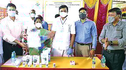 கரோனா தொற்று பாதிப்பு முற்றிலுமாக குறைய வழிகாட்டு நெறிமுறைகளை மக்கள் பின்பற்ற வேண்டும்: செய்தித்துறை அமைச்சர் மு.பெ.சாமிநாதன் வலியுறுத்தல்