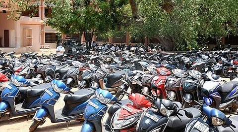 பறிமுதல் செய்த 2.20 லட்சம் வாகனம் விடுவிப்பு