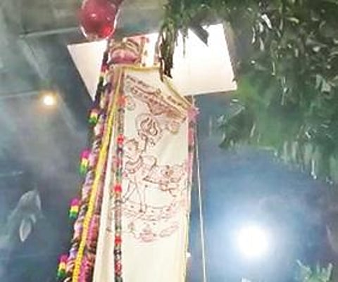 சிதம்பரம் நடராஜர் கோயிலில் ஆனித் திருமஞ்சன திருவிழா கொடியேற்றம் நடைபெற்றது.