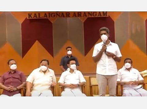 மநீம முன்னாள் நிர்வாகி மகேந்திரன் திமுகவில் இணைந்தார்: 11,000 தொண்டர்கள் பட்டியலையும் அளித்தார்