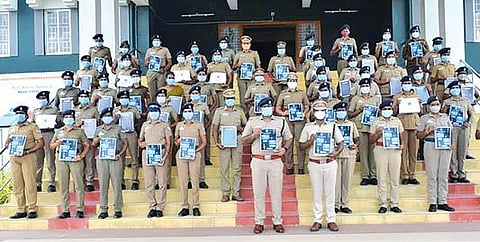 திருப்பூர் மாவட்ட காவல் நிலையங்களில் - பெண்கள் உதவி மையம் தொடக்கம் :