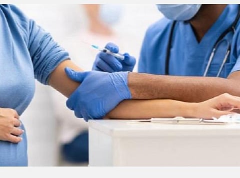 கர்ப்பிணிகள் தடுப்பூசி போடுவதால் குழந்தைக்கு எந்த பாதிப்பும் ஏற்படாது: புதுச்சேரி சுகாதாரத்துறை இயக்குநர்