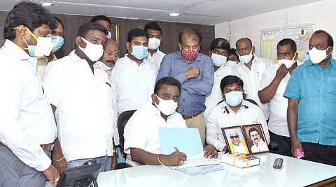 தமிழ்நாடு அரசு கேபிள் டிவி நிறுவனத்தின் தலைவராக குறிஞ்சி என்.சிவகுமார் பொறுப்பேற்பு.