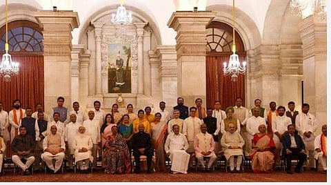 புதிதாகப் பதவி ஏற்ற அமைச்சர்கள் | படம் உதவி: ட்விட்டர்.