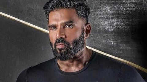 சுனில் ஷெட்டி வீடு இருக்கும் கட்டிடத்தை சீல் வைத்த மும்பை மாநகராட்சி