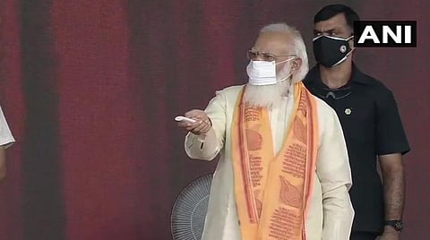 வாரணாசியில் பிரதமர் மோடி; ரூ. 1500 கோடி மதிப்பிலான திட்டங்களுக்கு அடிக்கல்