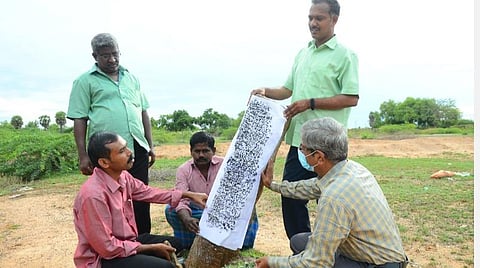 சிவகங்கை அருகே நாயக்கர் கால வாமனக்கல் கல்வெட்டு கண்டெடுப்பு