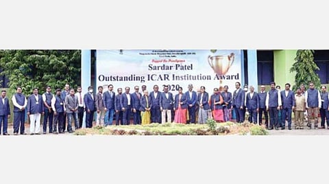 சிறந்த ஆராய்ச்சி நிறுவனமாக தேர்வு; திருச்சி வாழை ஆராய்ச்சி மையத்துக்கு விருது: இணைய வழியில் மத்திய வேளாண் அமைச்சர் வழங்கினார்