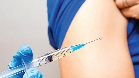 கரோனா கற்பிதங்கள்: கரோனா தொற்று ஏற்பட்டவர்கள் தடுப்பூசி செலுத்திக்கொள்ளத் தேவையில்லையா?