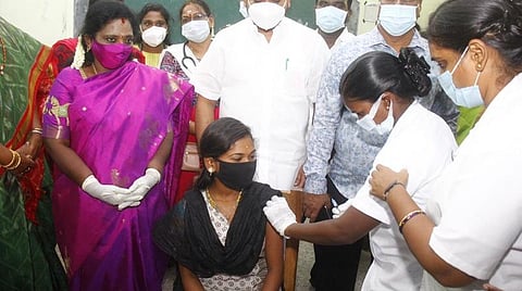 நம்மையும், சமூகத்தையும் பாதுகாக்க வேண்டுமென்ற அக்கறையோடு தடுப்பூசி போட்டுக்கொள்ள வேண்டும்: புதுச்சேரி ஆளுநர் தமிழிசை பேச்சு