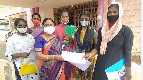 கலை - அறிவியல் கல்லூரிகளில் சேர கிராமப்புற மாணவர்கள் விண்ணப்பிக்க சிறப்பு மையம் தொடக்கம்