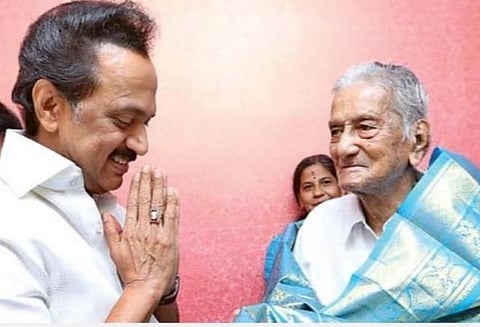 முதல்வர் மு.க.ஸ்டாலினுடன் என்.சங்கரய்யா: கோப்புப்படம்