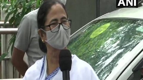 பாஜகவை தோற்கடிக்க அனைவரும் ஒன்றிணைவோம்: சோனியா காந்தியை சந்தித்த பின் மம்தா பானர்ஜி பேட்டி