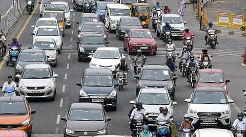 தமிழகத்தில் வாகனங்களின் எண்ணிக்கை 3 கோடியைத் தாண்டியது; 85 சதவீதம் இருசக்கர வாகனங்கள்: அரசு புள்ளிவிவரத்தில் தகவல்