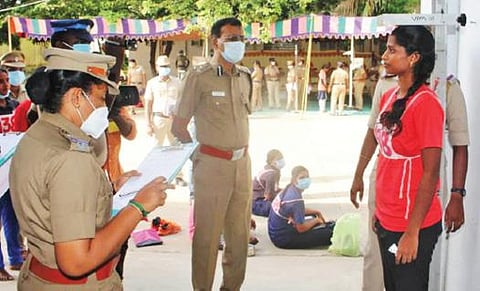 விழுப்புரம் சரக டிஐஜி பாண்டியன், எஸ்பி நாதா முன்னிலையில் நேற்று பெண் விண்ணப்பதாரர்களுக்கான உடற்தகுதி தேர்வு நடைபெற்றது.