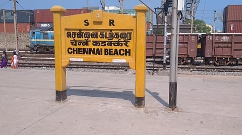 சென்னை கடற்கரை - வேலூர் கண்டோன்மென்ட் மின்சார ரயில் விரைவு ரயிலாக மாற்றப்பட்டு கூடுதல் கட்டணம் வசூலிப்பு: பலமடங்கு உயர்வு என பயணிகள் புகார்