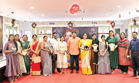 நெல்லை மலபார் கோல்டு ஷோரூமில் நகை கண்காட்சி :