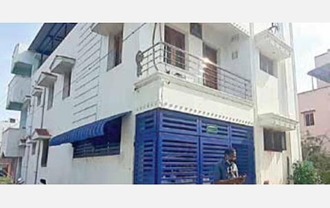 முன்னாள் அதிமுக நிர்வாகி வீட்டில் லஞ்ச ஒழிப்பு போலீஸ் திடீர் சோதனை: ரூ.14 லட்சம், சொத்து ஆவணம் பறிமுதல்