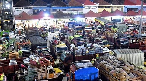 சென்னை கோயம்பேடு சந்தையில் முட்டைக்கோஸ், முள்ளங்கி, முருங்கை விலை வீழ்ச்சி