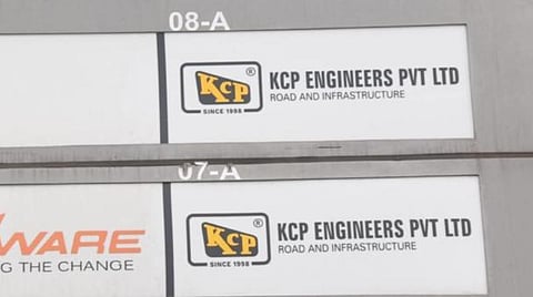 எஸ்.பி.வேலுமணிக்கு நெருக்கமான கேசிபி நிறுவனத்தில் 2-வது நாளாக சோதனை