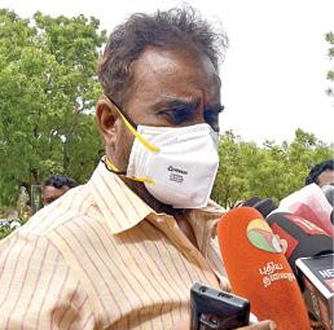 எஸ்.பி.வேலுமணி.