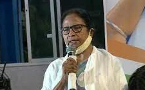 'மேற்குவங்க தேர்தல் கலவரம் குறித்து எழுதவும்?'- யுபிஎஸ்சி கேள்விக்கு மம்தா கண்டனம்