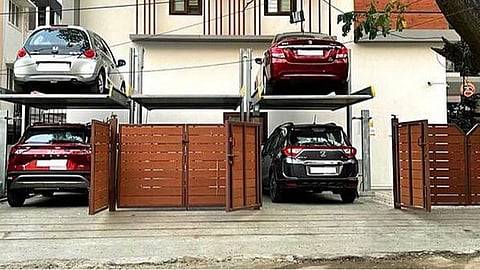 வசதி இருப்பதால் ஒரே நபர் 4, 5 கார் வாங்கக் கூடாது: மும்பை உயர் நீதிமன்றம் கருத்து